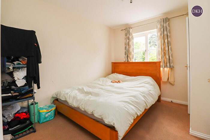 2 Bedroom Apartment To Rent In London Road, Apsley, HP3