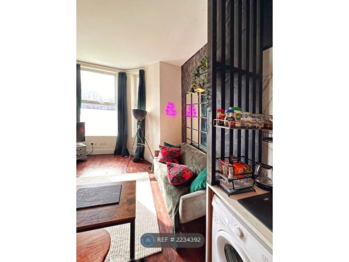 2 Bedroom Flat To Rent In Bentley Road, Liverpool, L8