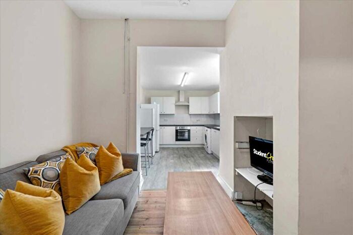 4 Bedroom Apartment To Rent In North Road East, Plymouth, PL4
