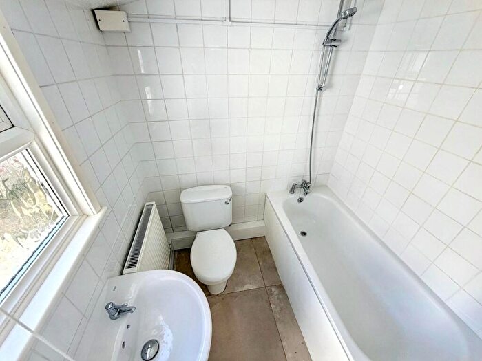 2 Bedroom Terraced House For Sale In Milton Avenue, Margate, CT9 - Photo 6