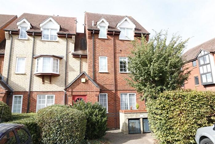 2 Bedroom Flat To Rent In St Francis Court, High Street, Shefford, SG17