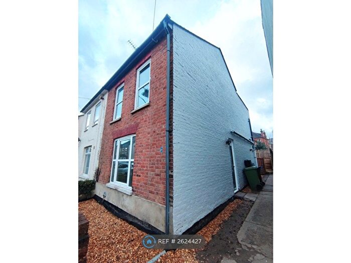 2 Bedroom Semi-Detached House To Rent In Vine Street, Aldershot, GU11