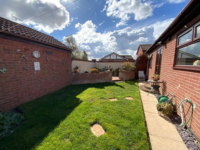 3 Bedroom Bungalow For Sale In Garbutt Close, Preston, Hull, HU12