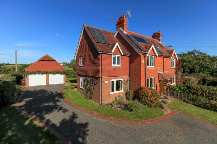 4 Bedroom Semi-Detached House For Sale In Stonery Farm Cottages, Berwick, BN26