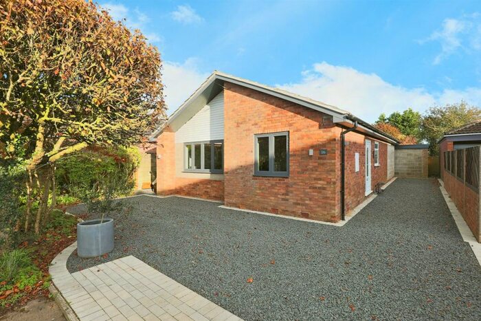 2 Bedroom Detached Bungalow For Sale In Saxon Close, Clifton-On-Teme, Worcester, WR6