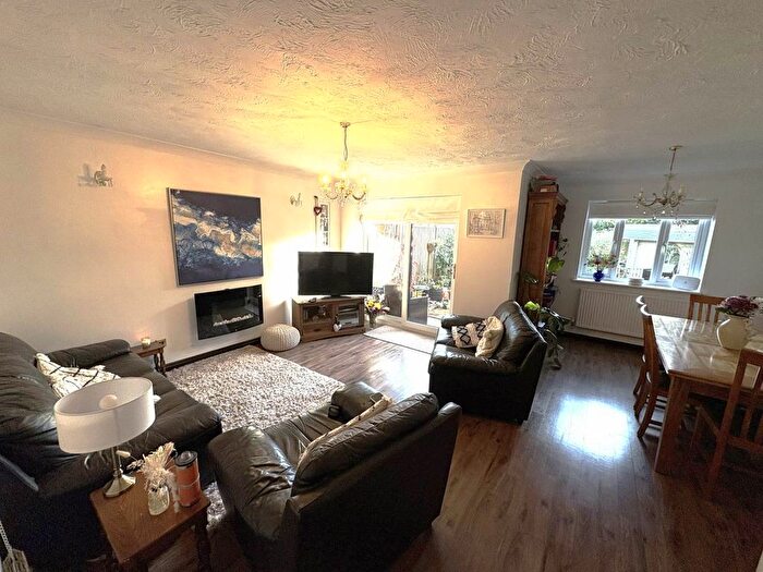 4 Bedroom Property To Rent In Bromley Heath Road, Downend, Bristol, BS16