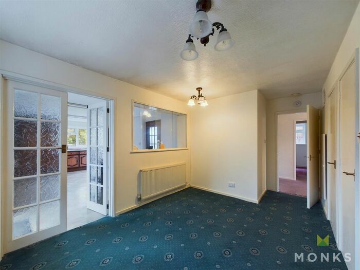 3 Bedroom Detached Bungalow For Sale In Christchurch Drive, Bayston Hill, Shrewsbury, SY3
