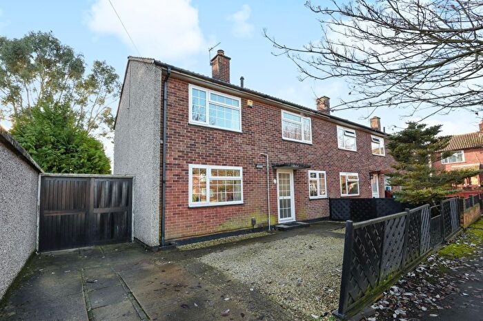 3 Bedroom End Of Terrace House For Sale In Kent Close, Oxford, OX4