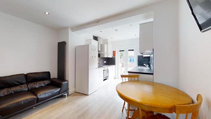 4 Bedroom House To Rent In Shoreham Street, Sheffield, S2