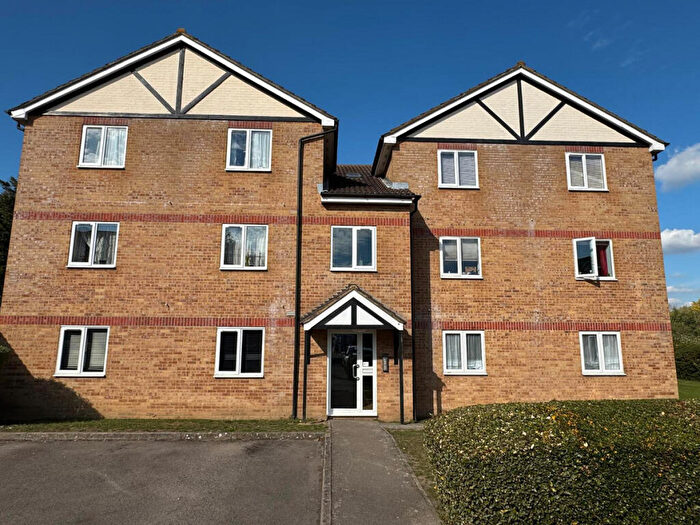 2 Bedroom Flat For Sale In Foxglove Way, Wallington, SM6