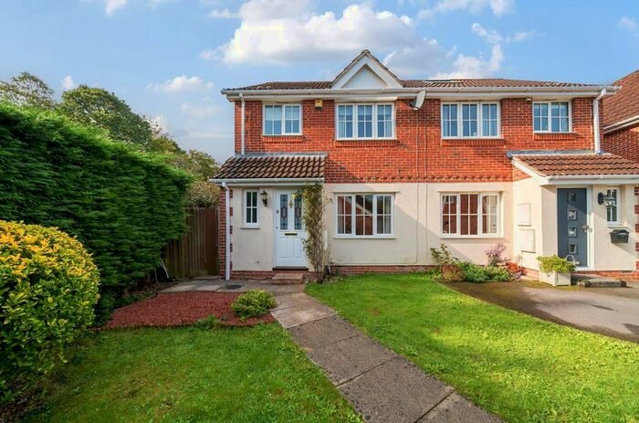 3 Bedroom Semi-Detached House To Rent In Cornfield Close, Chandler's Ford, Eastleigh, SO53