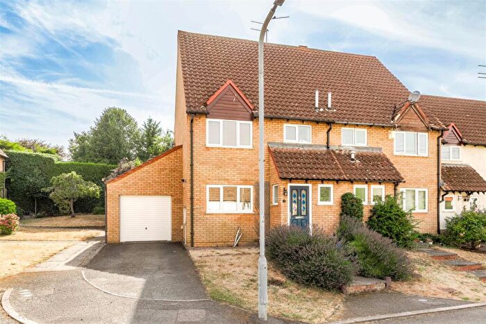 3 Bedroom House For Sale In Park Close, Isham, NN14