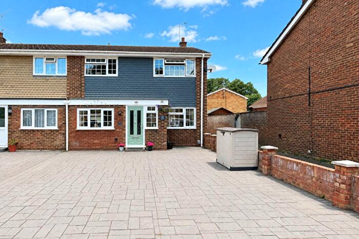 3 Bedroom Semi-Detached House For Sale In Swale Road, Farnborough, Hampshire, GU14