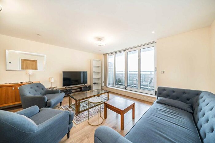 2 Bedroom Flat To Rent In Wards Wharf Approach, Pontoon Docks, E16