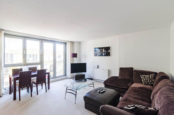 3 Bedroom Apartment To Rent In Eden Grove London, N7