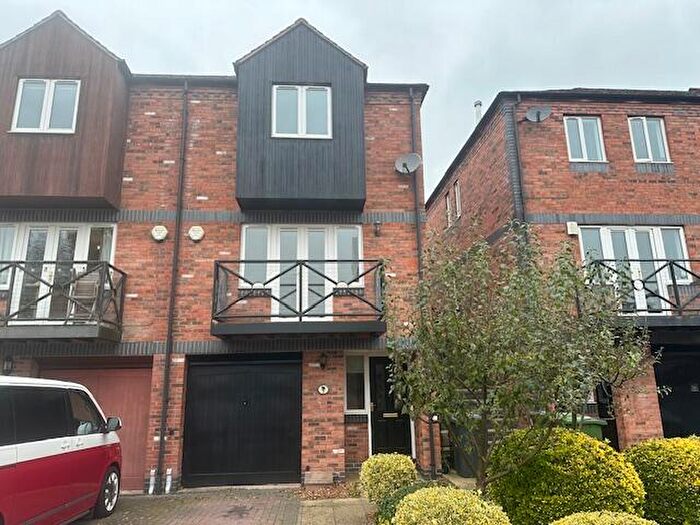 3 Bedroom Terraced House To Rent In Round Hill Wharf, Kidderminster, DY11