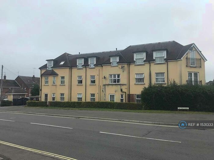 2 Bedroom Flat To Rent In Factory Road, Poole, BH16