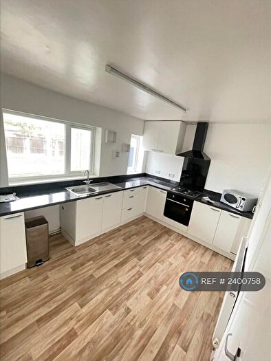 3 Bedroom Semi-Detached House To Rent In School Road, Thurcroft, Rotherham, S66