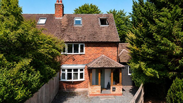 4 Bedroom Semi-Detached House For Sale In Lawson Avenue, Tiddington, Stratford-Upon-Avon, CV37