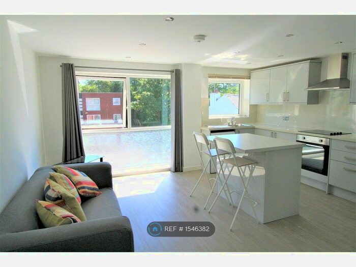 2 Bedroom Flat To Rent In Harper House, Manchester, M19