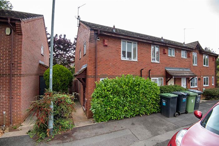 2 Bedroom Property To Rent In Castle Road, Wellingborough, NN8