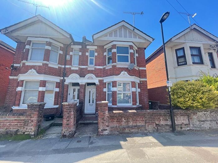 4 Bedroom House To Rent In Devonshire Road, Southampton, SO15