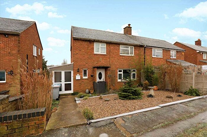 3 Bedroom Semi-Detached House For Sale In Hillcrest Avenue, Burton Latimer, Kettering, NN15