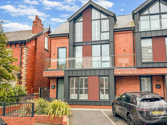 4 Bedroom Semi Detached House For Sale In B Breck Road, Poulton-Le-Fylde, FY6