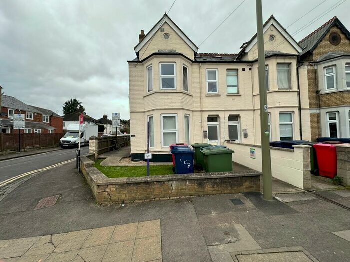 1 Bedroom Flat To Rent In Cowley Road, OX4