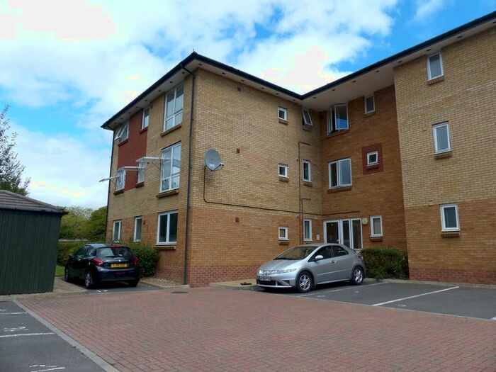 2 Bedroom Flat To Rent In Overland Mews, Stanground, Peterborough, Cambridgeshire., PE2