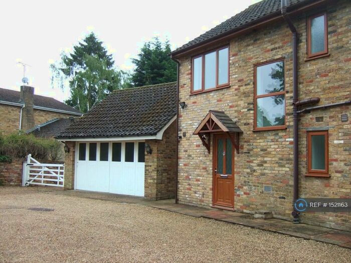 3 Bedroom Semi-Detached House To Rent In Mangrove Drive, Hertford, SG13