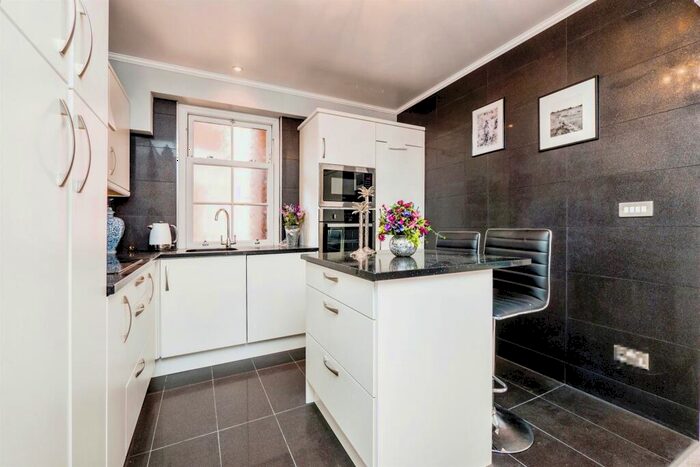 1 Bedroom Apartment To Rent In Westgate Street, Cardiff, CF10