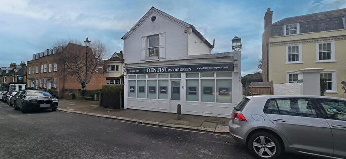 4 Bedroom Detached House For Sale In The Green, London, N21