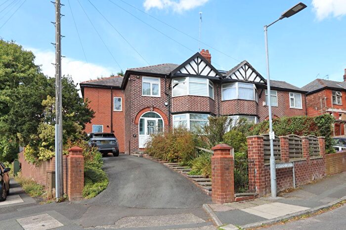 5 Bedroom Semi-Detached House For Sale In Hereford Drive, Prestwich, M25