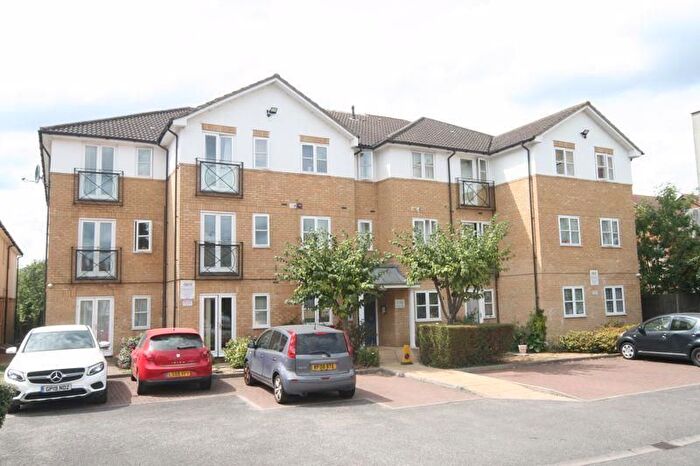 2 Bedroom Flat To Rent In Meadow Gate, Corbins Lane, Harrow, HA2