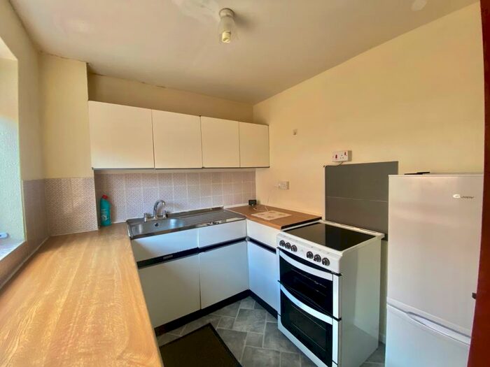2 Bedroom Apartment To Rent In Twyford, Nr Reading/Henley, RG10