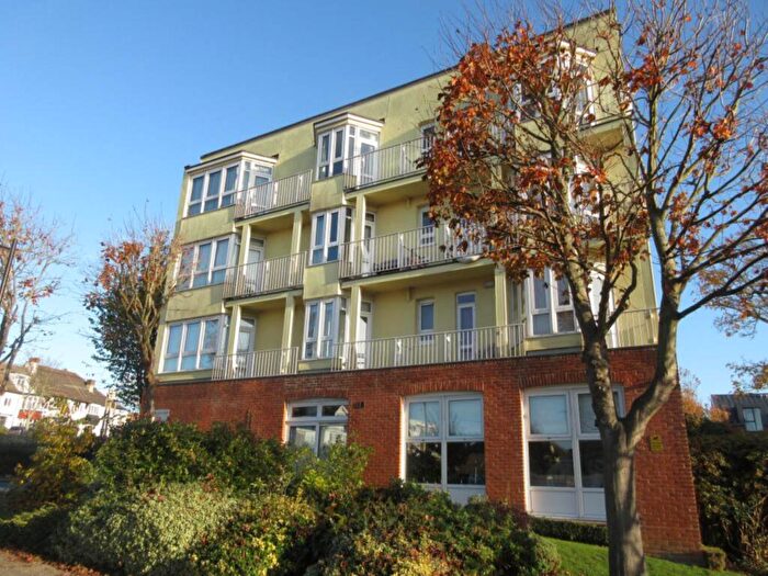 2 Bedroom Flat To Rent In Burleigh Court, Station Road, SS0