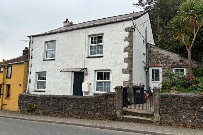 2 Bedroom Property To Rent In Middleway, Par, PL24