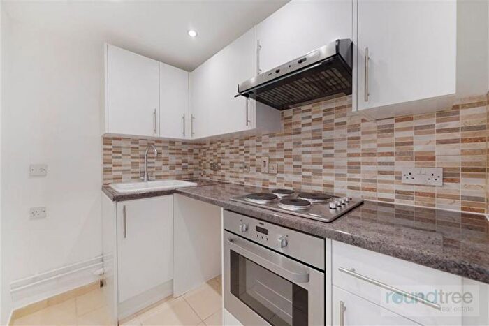 1 Bedroom Flat For Sale In Sovereign House, Scout Way, NW7