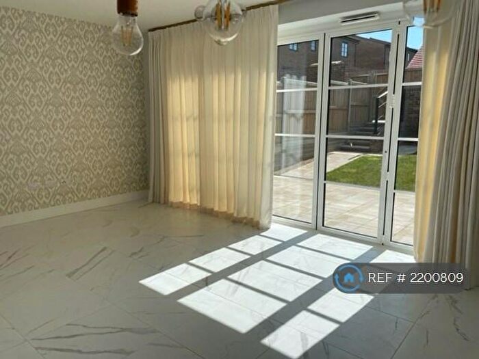 3 Bedroom End Of Terrace House To Rent In Bell Avenue, Canterbury, CT1