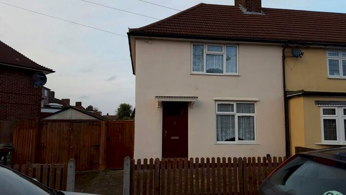 3 Bedroom Terraced House To Rent In Fanshawe Crescent, Dagenham, RM9