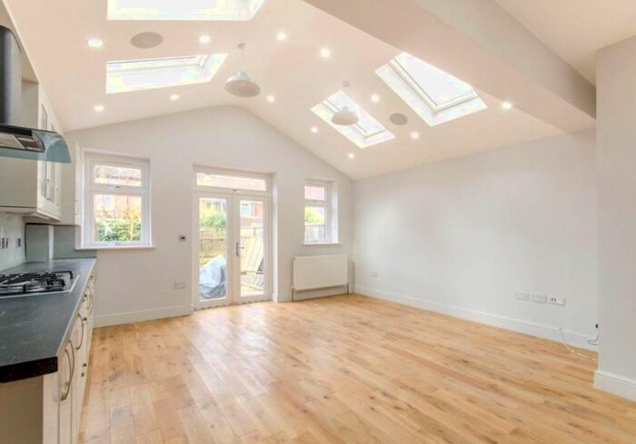 6 Bedroom Terraced House To Rent In Jewel Road, Walthamstow, E17