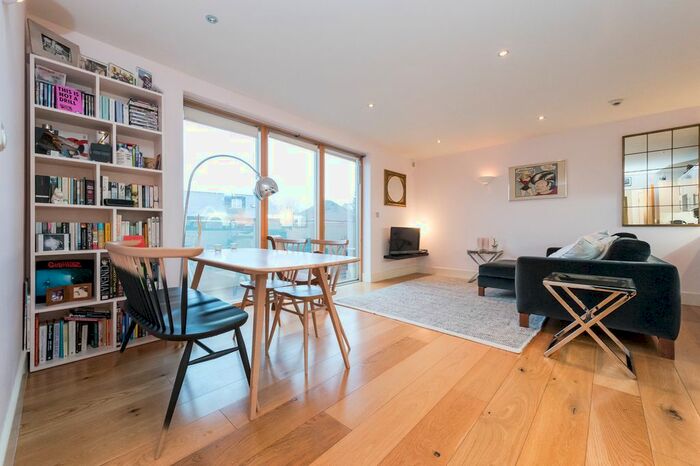 1 Bedroom Flat To Rent In Boundaries Road, Balham, London, SW12