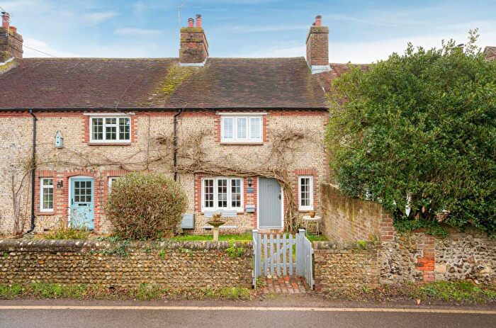 3 Bedroom Cottage For Sale In The Street, Boxgrove, PO18
