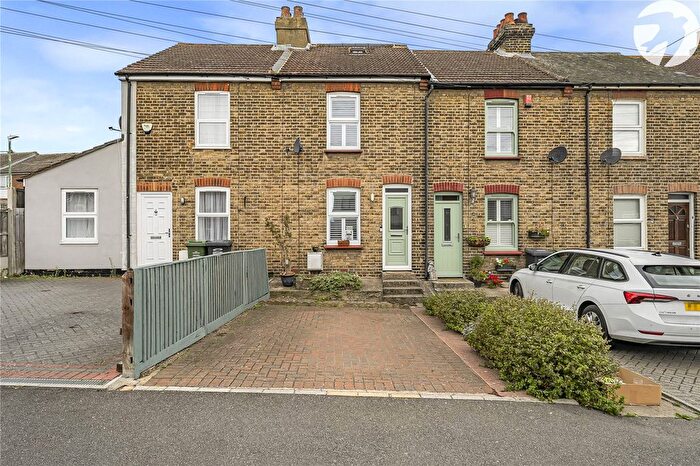 3 Bedroom Terraced House For Sale In Betsham Road, Swanscombe, Kent, DA10