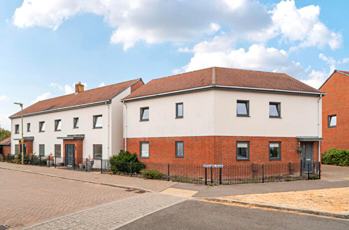 2 Bedroom Flat To Rent In Beulah Court, Waterlooville, Hampshire, PO7