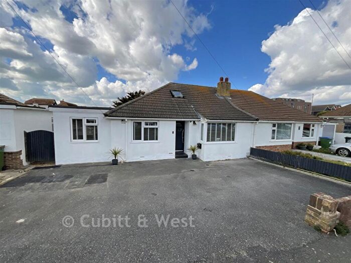 4 Bedroom Chalet For Sale In Victoria Avenue, Peacehaven, East Sussex, BN10