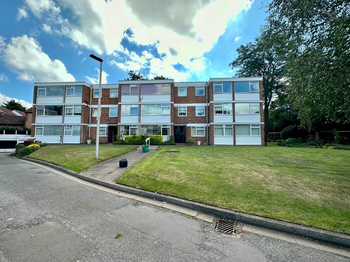 2 Bedroom Flat To Rent In The Albany, Sunset Avenue, Woodford Green, IG8