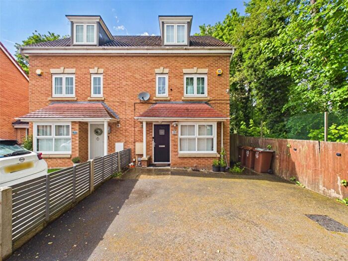 4 Bedroom Semi Detached House For Sale In Dairy Square, Nottingham, Nottinghamshire, NG8