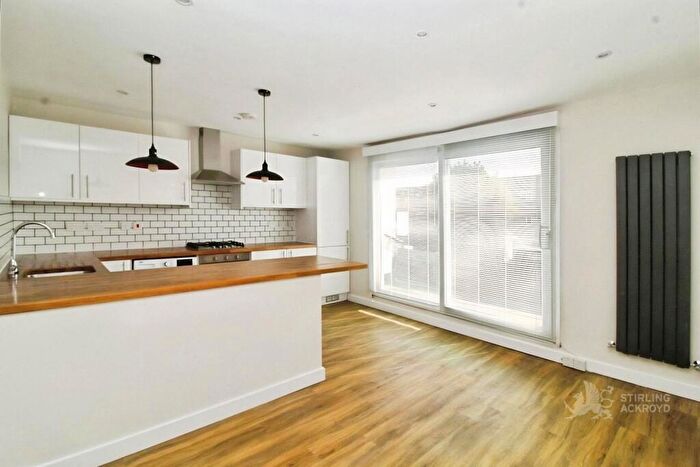 2 Bedroom Apartment To Rent In Whitehorse Road, Croydon, CR0
